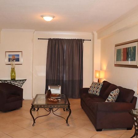 On Hollywood Beach - Affordable Two Bedrooms Sleeps 6 With Two Bathrooms Dania Beach Esterno foto