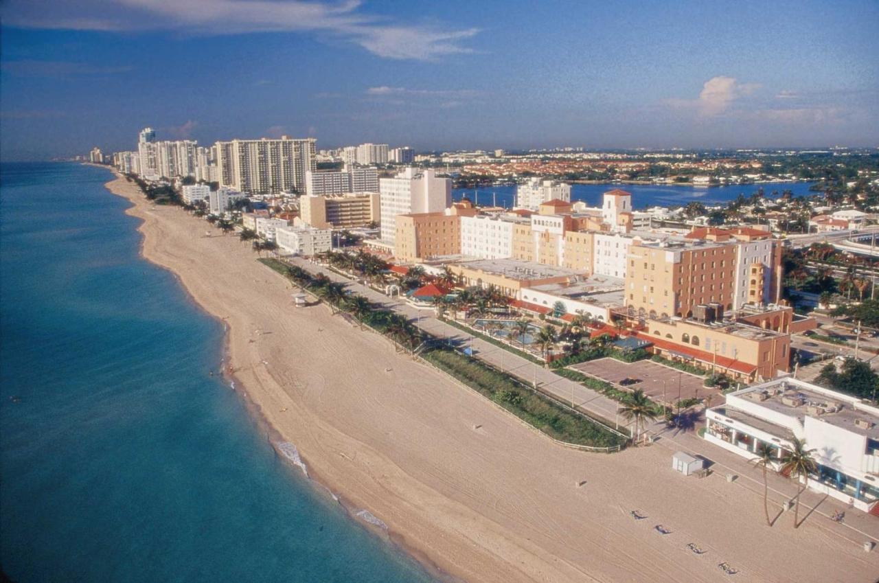 On Hollywood Beach - Affordable Two Bedrooms Sleeps 6 With Two Bathrooms Dania Beach Esterno foto