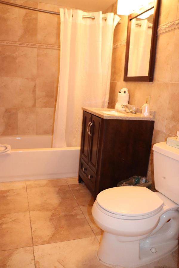 On Hollywood Beach - Affordable Two Bedrooms Sleeps 6 With Two Bathrooms Dania Beach Esterno foto