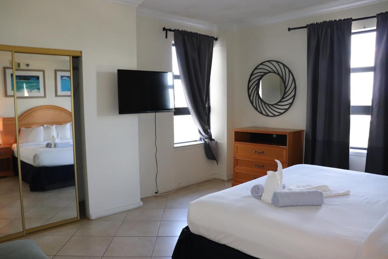 On Hollywood Beach - Affordable Two Bedrooms Sleeps 6 With Two Bathrooms Dania Beach Esterno foto